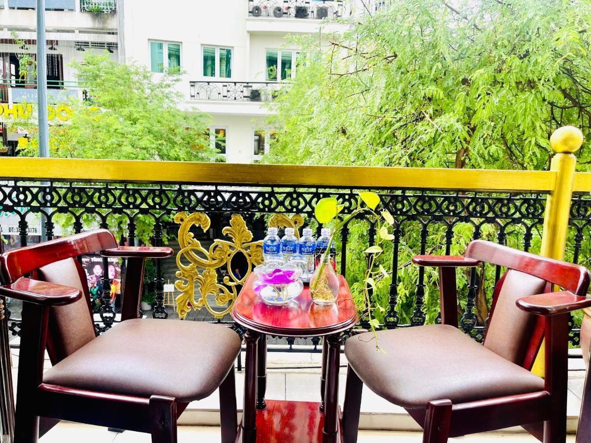 Nam Khách sạn 2*